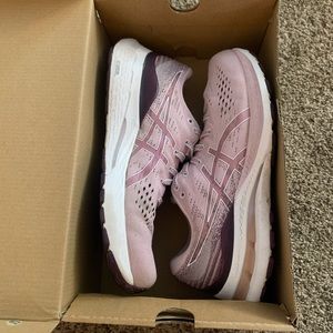 Asics Gel-Kayano 28 Size 8.5 Womens Shoes